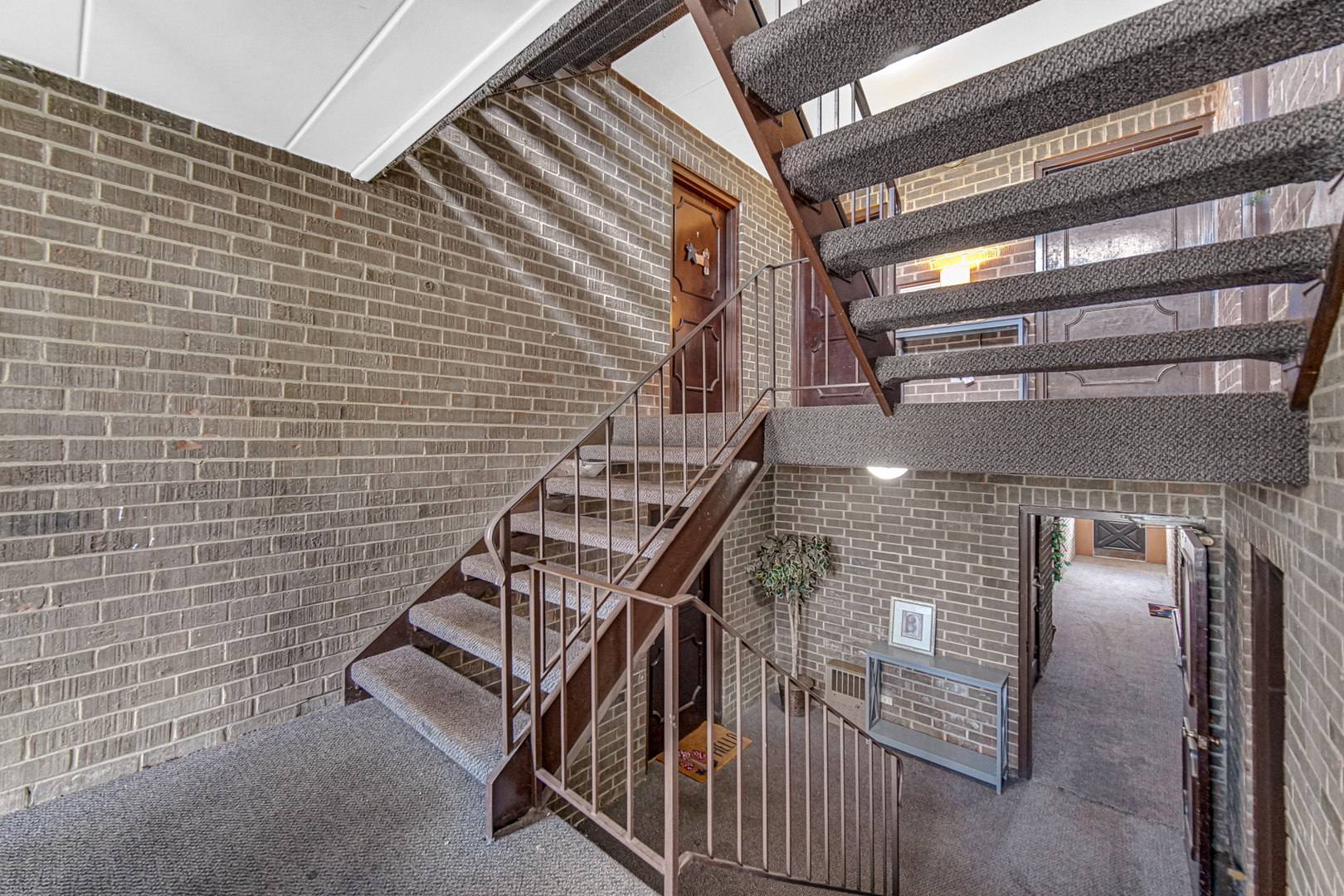 124 East Bailey Road, Unit E Naperville, IL 60565 - Photo 3 of 20 a view of an entryway