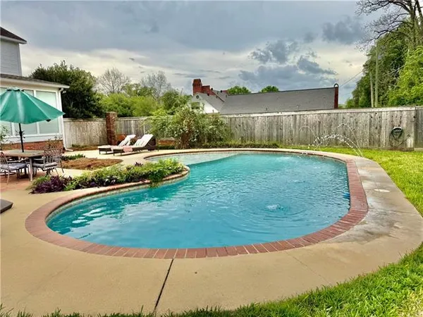 $519,000 | 5604 Courtland Place, Alexandria, LA 71301