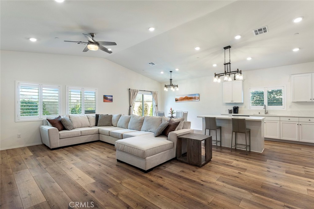 31228 Scrub Jay Road Winchester, CA 92596 - Photo 15 of 43 C'mon take a seat!