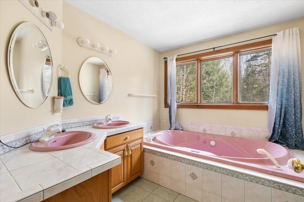 99 Whitefield Road Bethlehem, NH 03574 - Photo 23 of 40