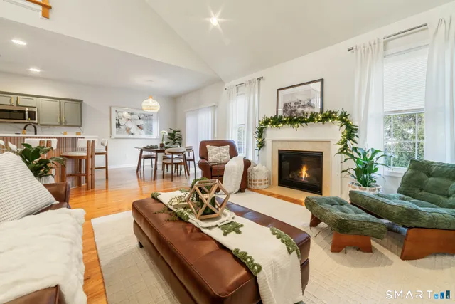 $549,900 | 160 Barkledge Drive, Unit 160, Newington, CT 06111