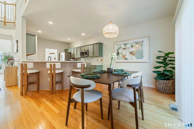 $549,900 | 160 Barkledge Drive, Unit 160, Newington, CT 06111