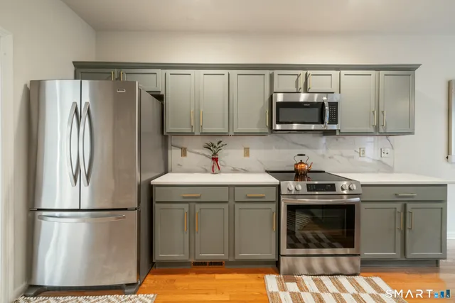 $549,900 | 160 Barkledge Drive, Unit 160, Newington, CT 06111