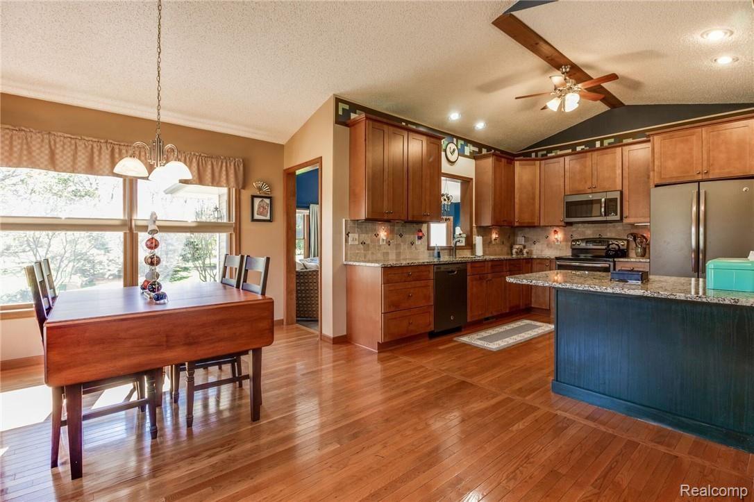 6439 Lahring Road Linden, MI 48451 - Photo 20 of 46 YsMV-FRg.jpeg