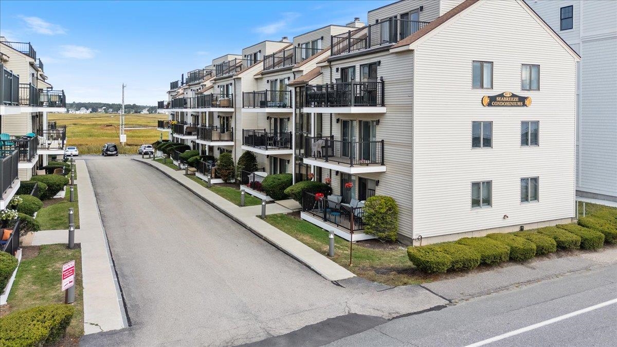 461 Ocean Boulevard, Unit B3 Hampton, NH 03842 - Photo 2 of 32