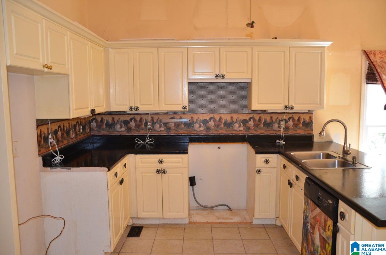 515 Meadow Ridge Circle Birmingham, AL 35242 - Photo 2 of 10