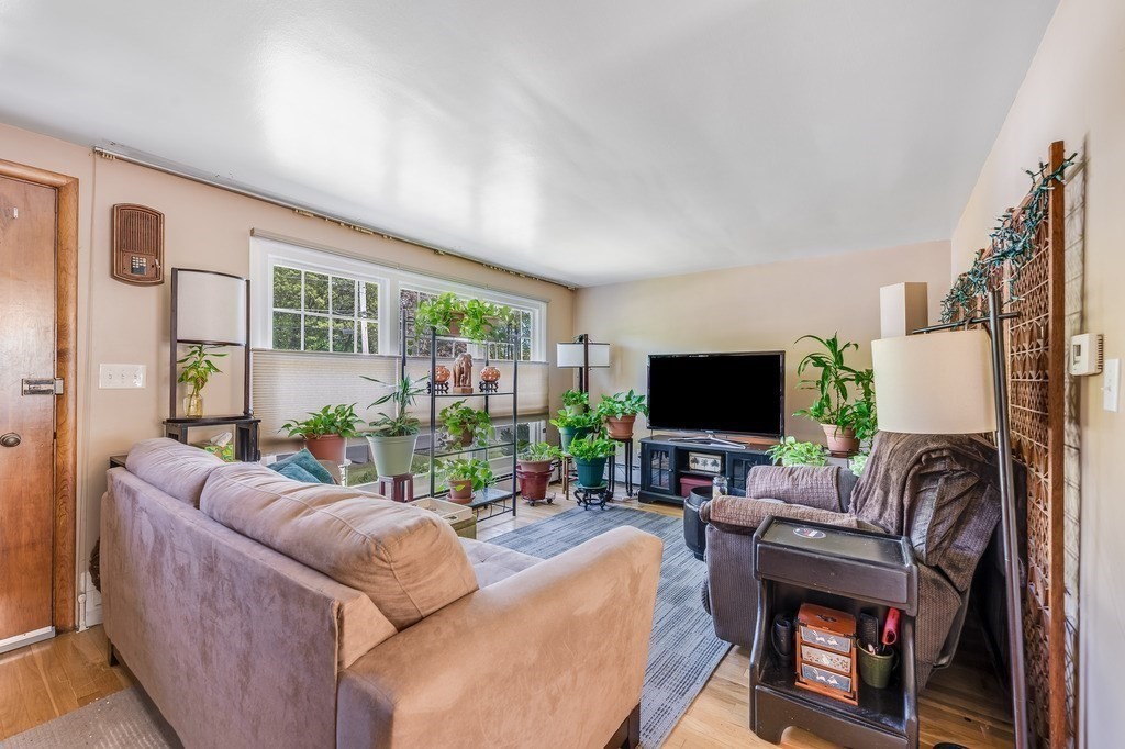 283 Douglas Road Lowell, MA 01852 - Photo 14 of 28 Gallery Image 14