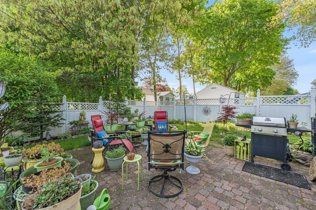 283 Douglas Road Lowell, MA 01852 - Photo 20 of 28 Gallery Image 20