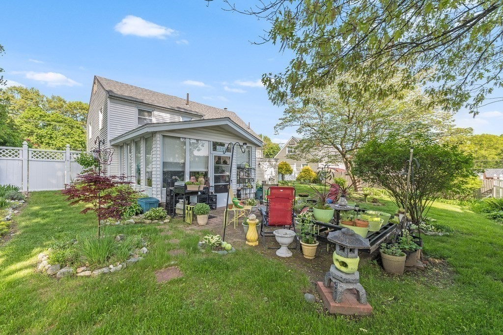 283 Douglas Road Lowell, MA 01852 - Photo 26 of 28 Gallery Image 26