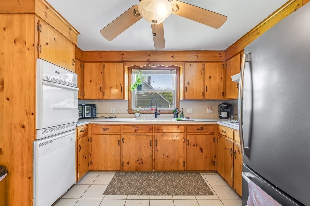 283 Douglas Road Lowell, MA 01852 - Photo 6 of 28 Gallery Image 6