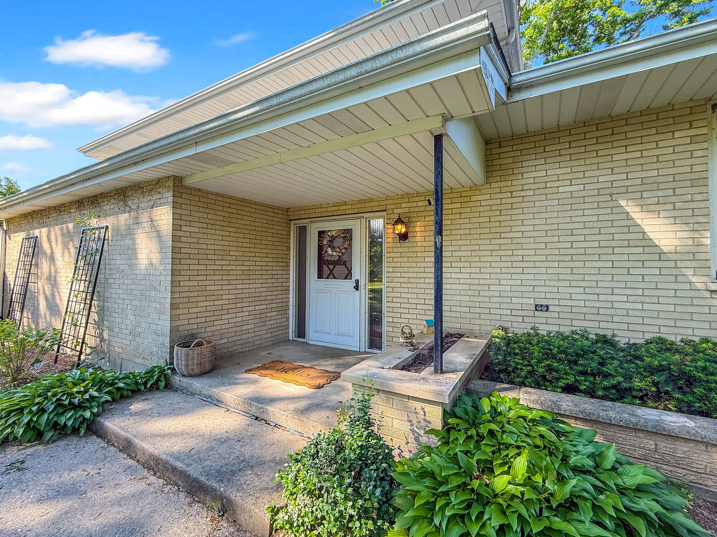 4705 Wild Cherry Road Crystal Lake, IL 60012 - Photo 2 of 34