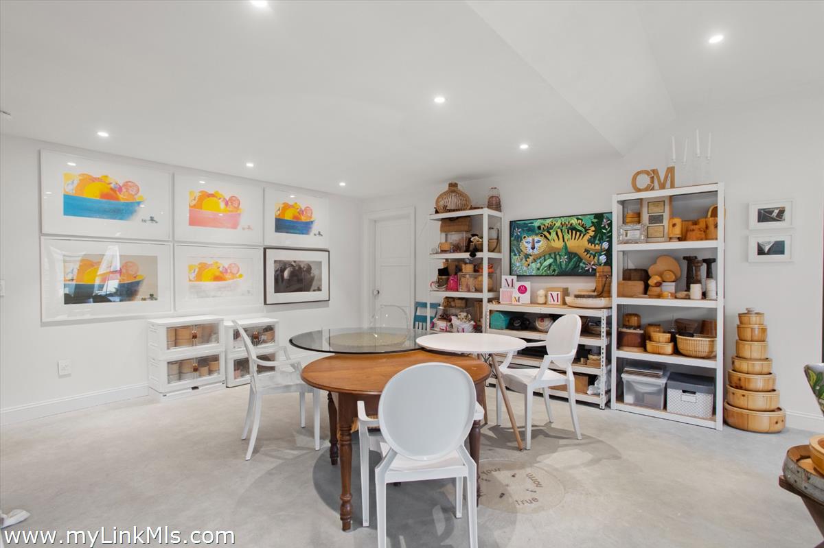 13 Parson Lane Nantucket, MA 02554 - Photo 20 of 44 a view of a dining room with workspace