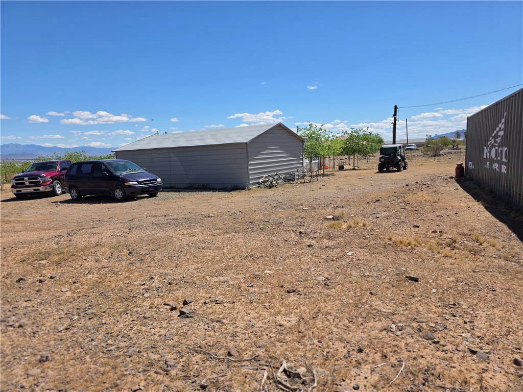 4495 Drake Road Golden Valley, AZ 86413 - Photo 34 of 39 Yard