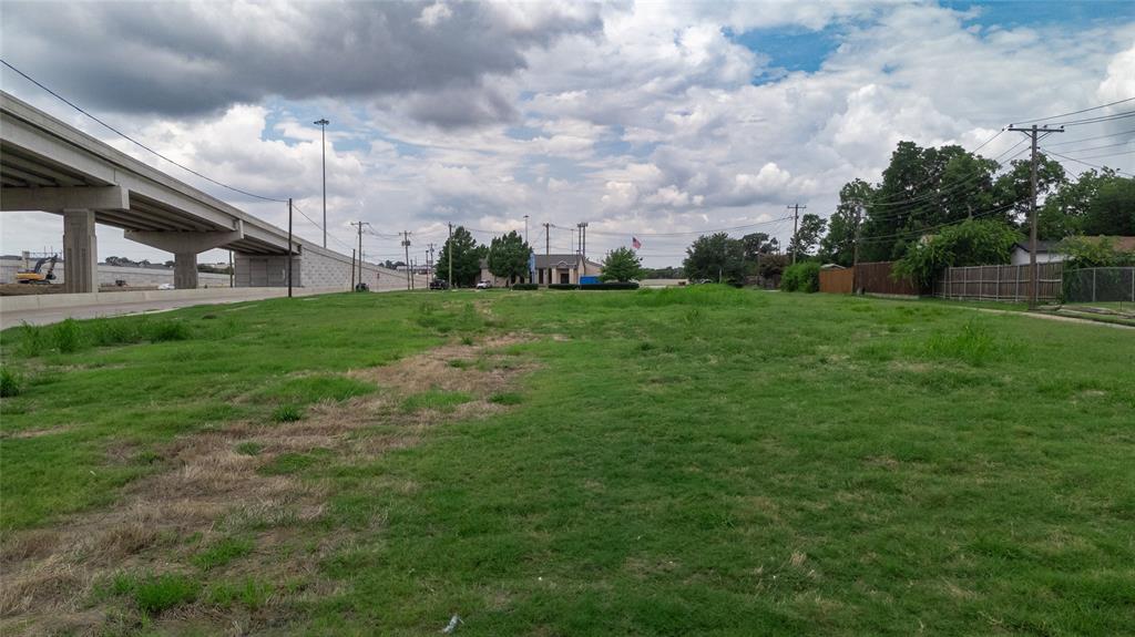2390 Interstate 30 Mesquite, TX 75150 - Photo 6 of 19 a view of a green field