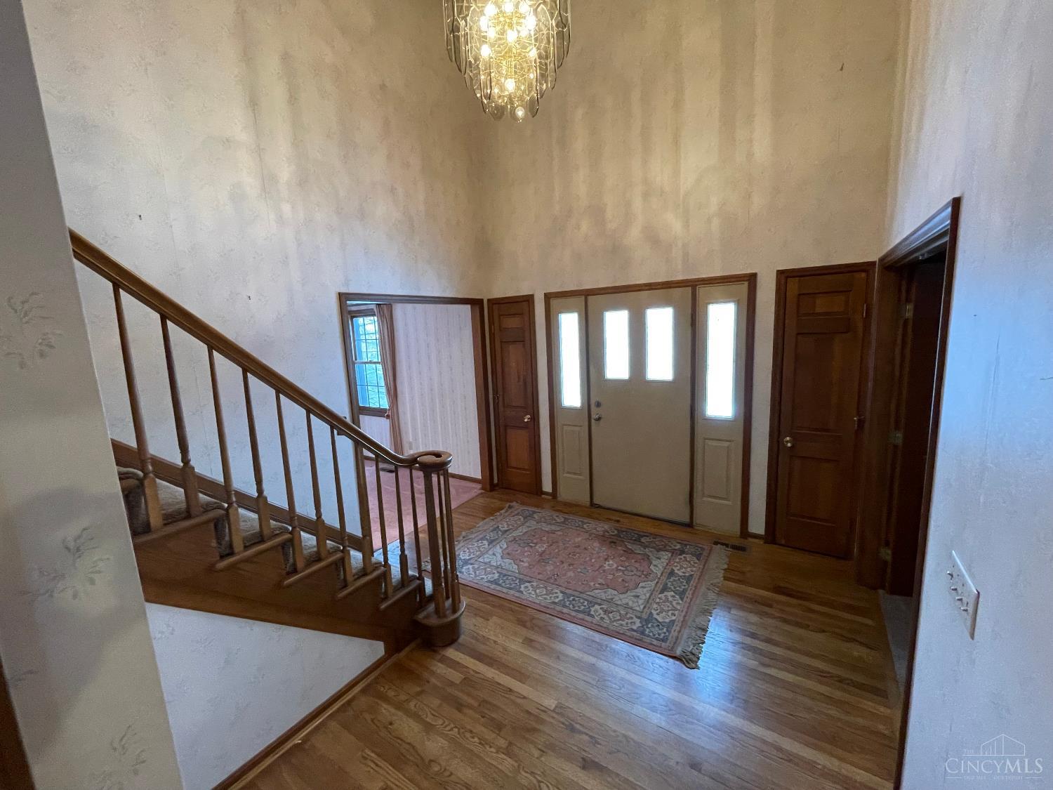 5547 Hubble Road Cincinnati, OH 45247 - Photo 3 of 49 Gallery Image 3