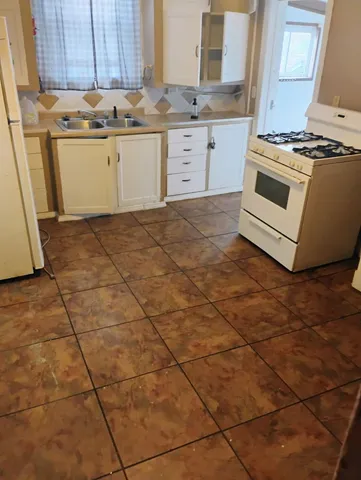 $64,999 | 203 North West Avenue, Kankakee, IL 60901