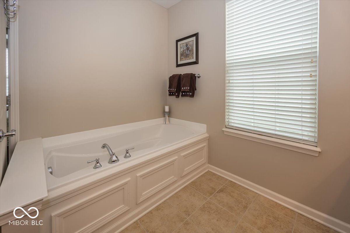 16232 Brookmere Avenue Fishers, IN 46037 - Photo 15 of 33