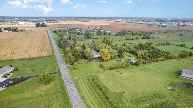 a view of an outdoor space and a yard