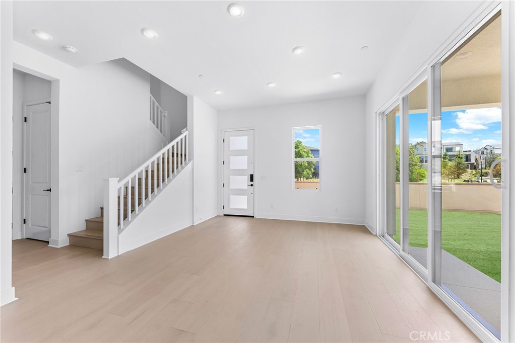 123 Bosal Irvine, CA 92618 - Photo 13 of 75 an empty room with windows