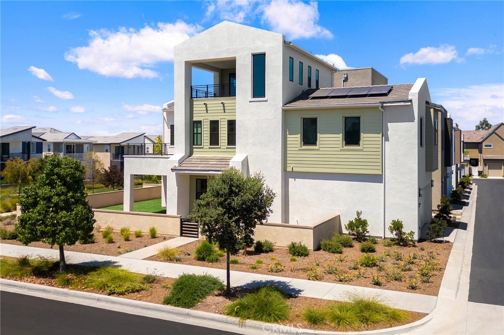 123 Bosal Irvine, CA 92618 - Photo 3 of 75