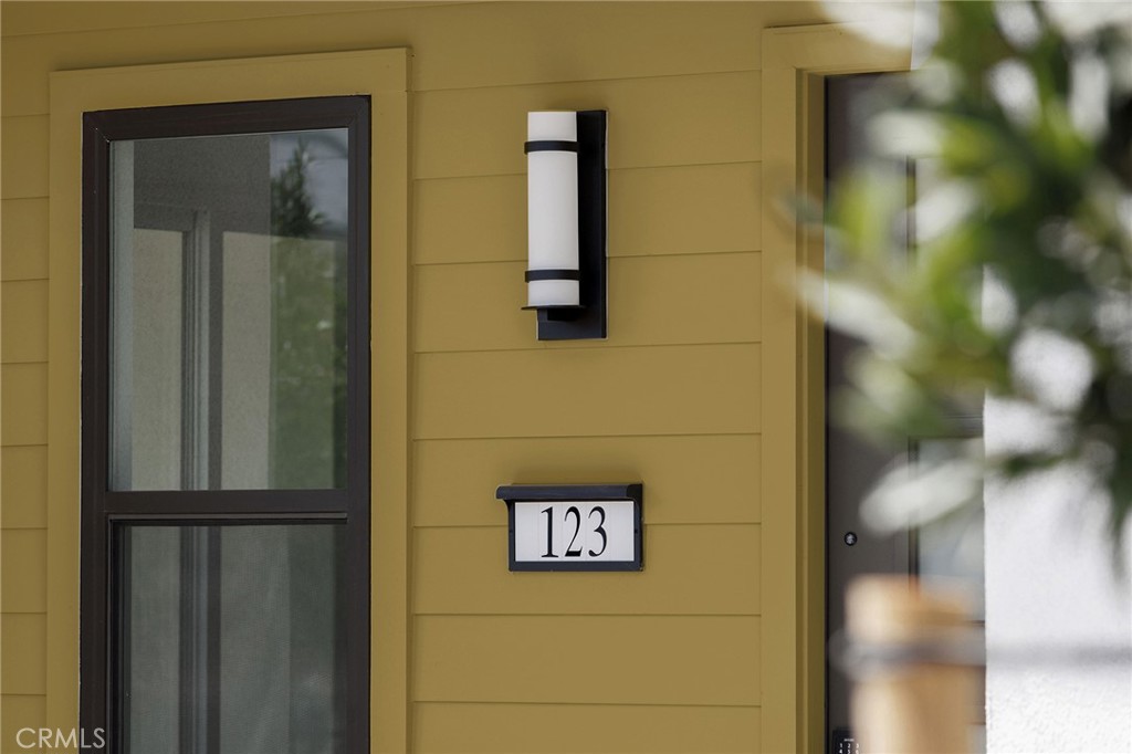 123 Bosal Irvine, CA 92618 - Photo 8 of 75 a view of a mirror