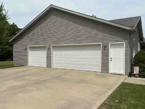 302 South Walnut Street Colfax, IL 61728 - Photo 21 of 25 a front view of house