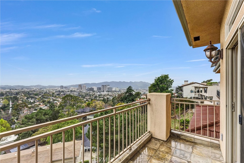 876 Harrington Road Glendale, CA 91207 - Photo 11 of 43