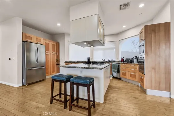 $12,000 | 876 Harrington Road, Glendale, CA 91207
