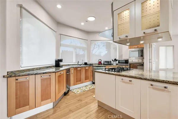 $12,000 | 876 Harrington Road, Glendale, CA 91207