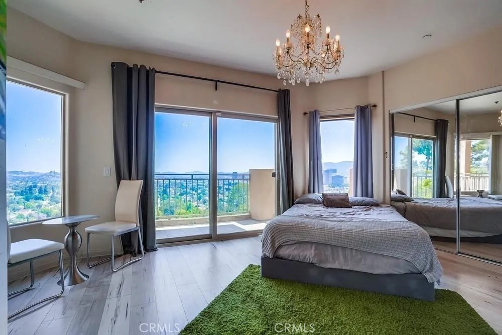 876 Harrington Road Glendale, CA 91207 - Photo 2 of 43