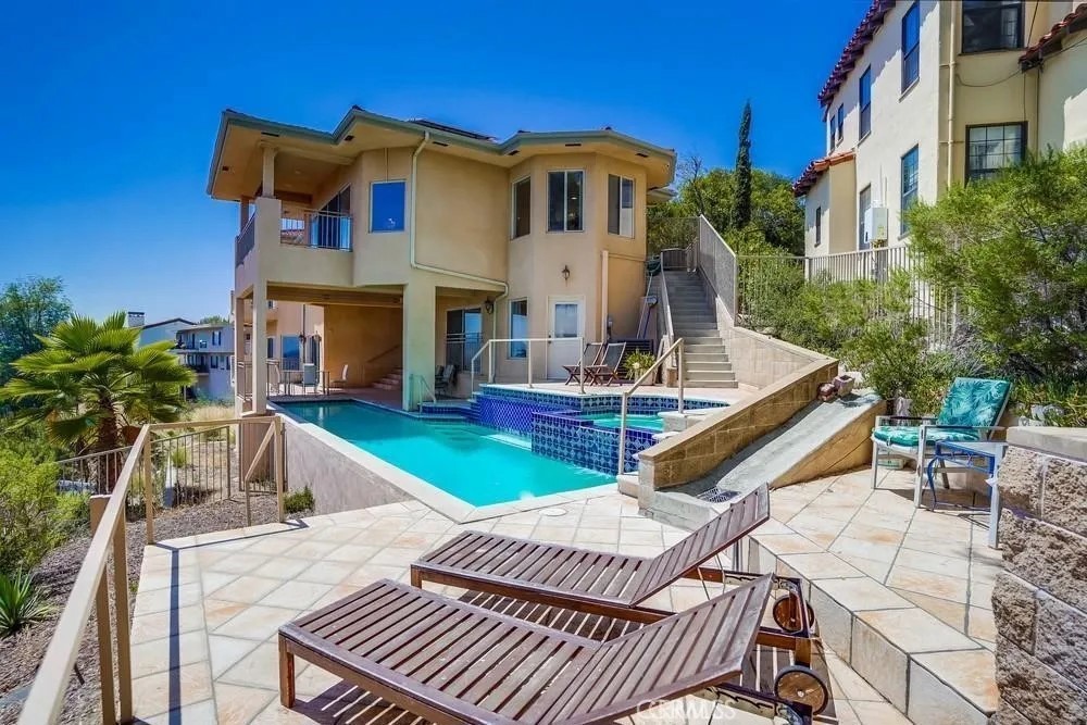 876 Harrington Road Glendale, CA 91207 - Photo 3 of 43