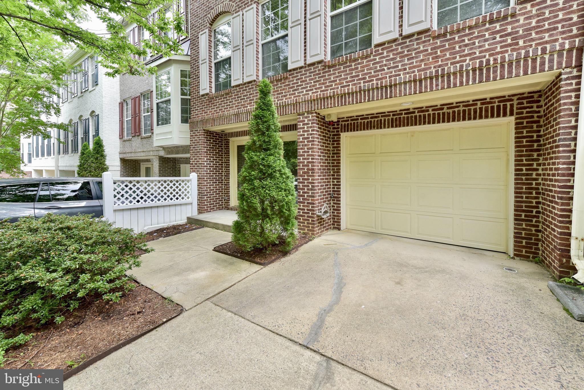 2735 Pembsly Drive Vienna, VA 22181 - Photo 2 of 31