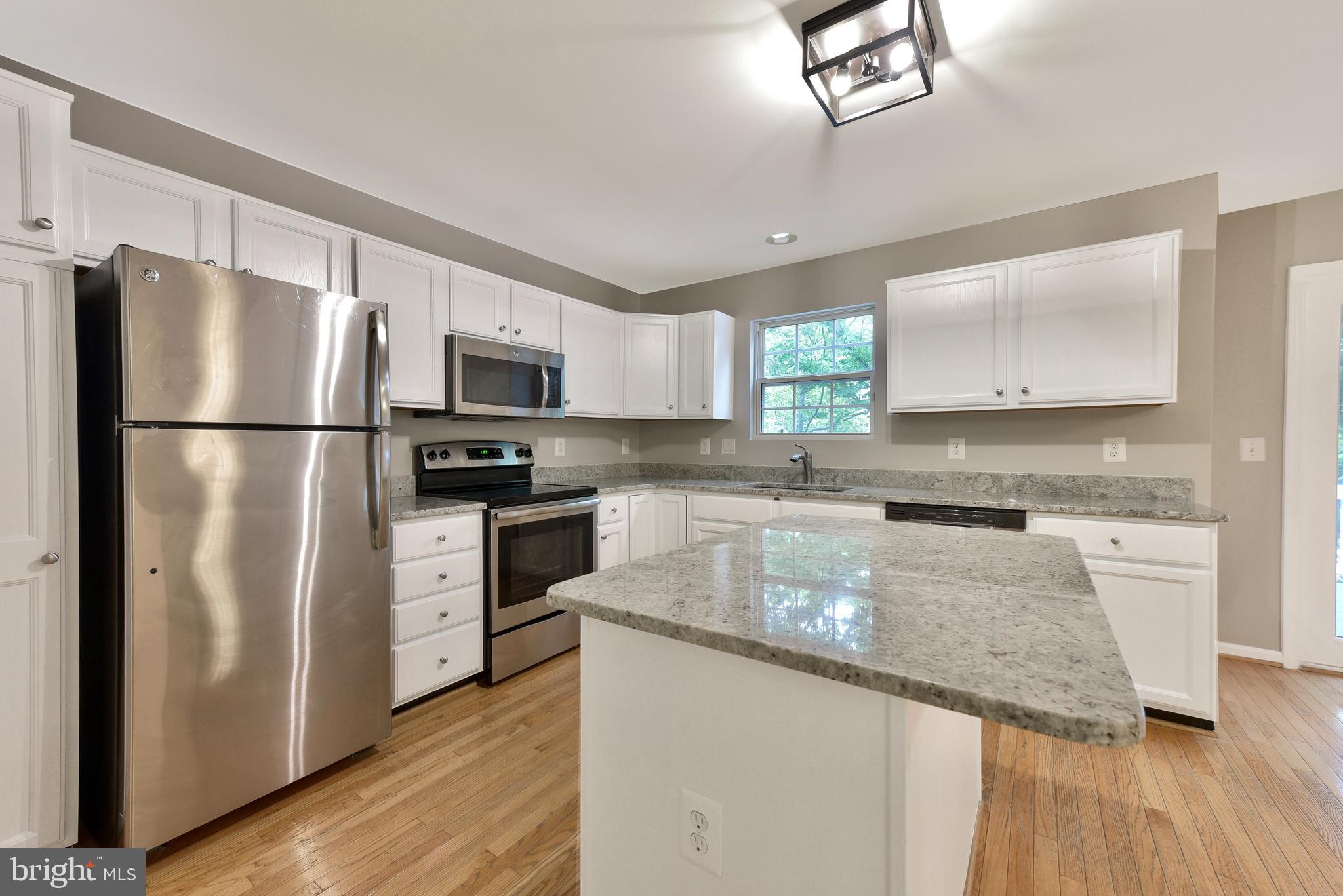 2735 Pembsly Drive Vienna, VA 22181 - Photo 7 of 31