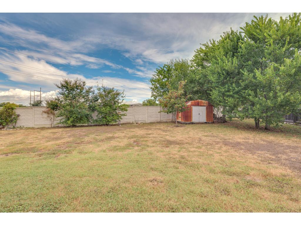 3912 Lemos Drive Austin, TX 78728 - Photo 36 of 40 a big yard with lots of green space
