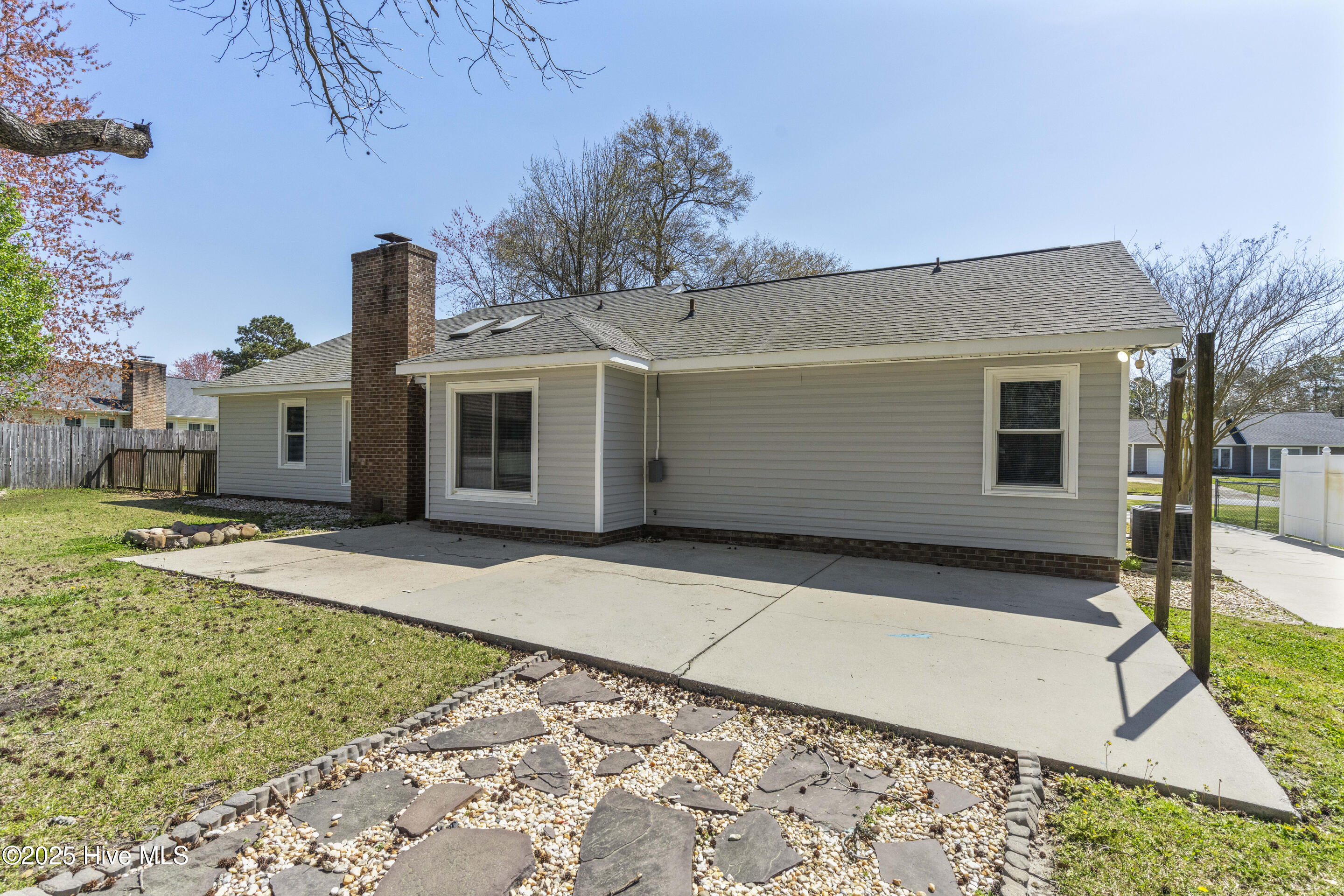 284 Raintree Road Jacksonville, NC 28540 - Photo 7 of 44 mls-DSC09327