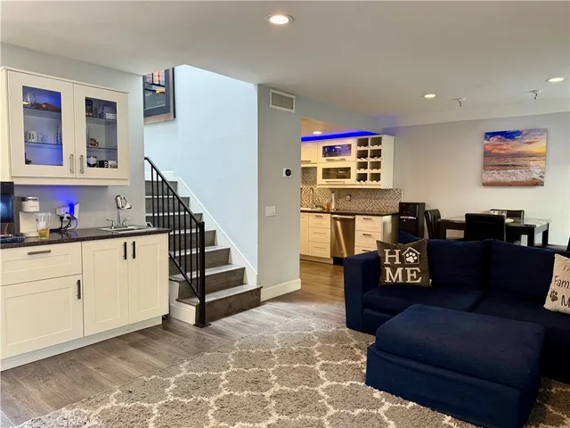 $574,900 | 5291 Colodny Drive, Unit 5, Agoura Hills, CA 91301