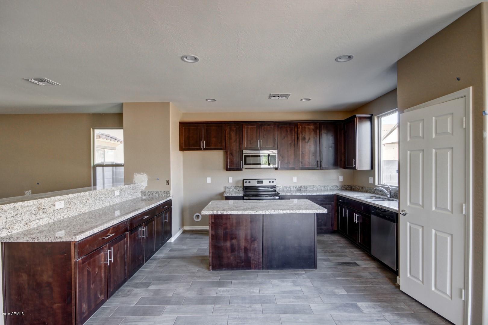 2107 East Phelps Road Phoenix, AZ 85022 - Photo 3 of 23 Durango Kitchen