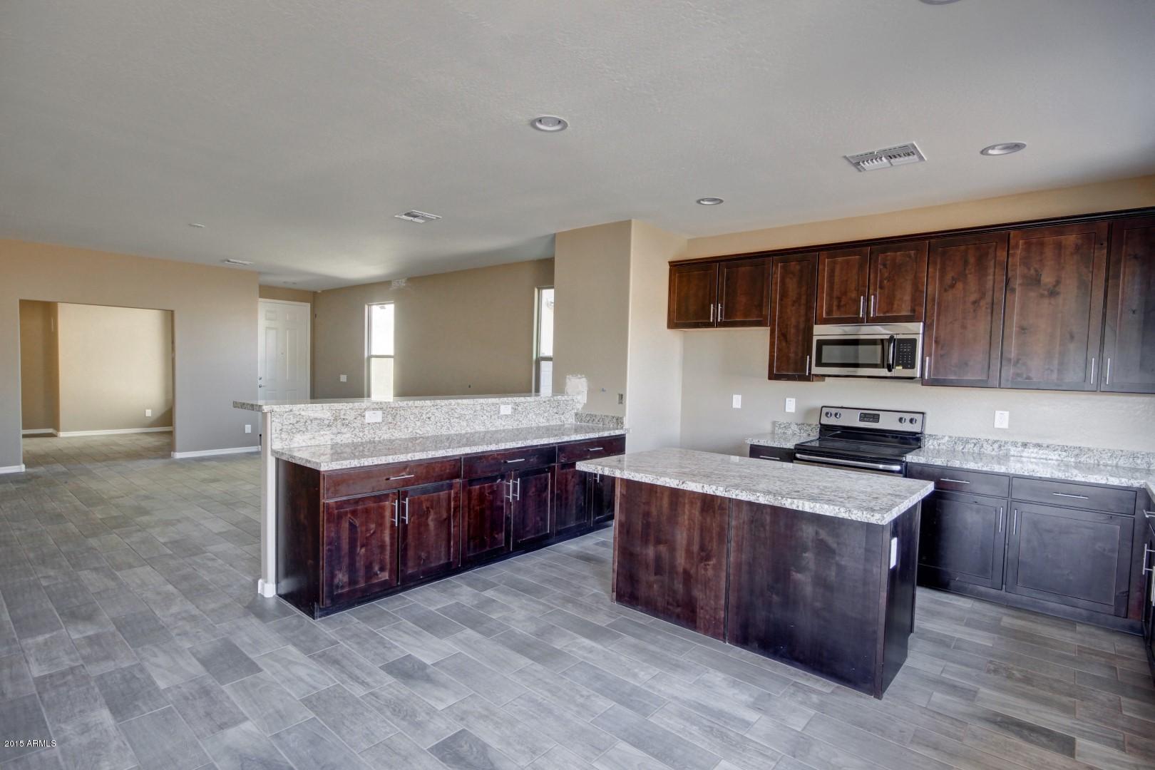2107 East Phelps Road Phoenix, AZ 85022 - Photo 4 of 23 Mescal - 1232 (12)