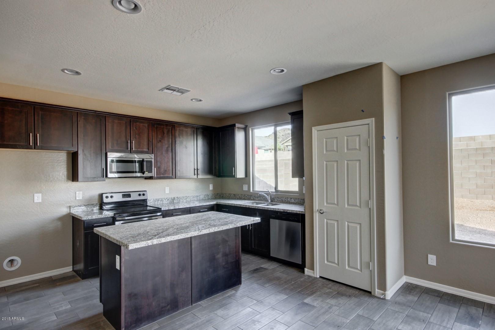 2107 East Phelps Road Phoenix, AZ 85022 - Photo 7 of 23 Mescal - 1232 (15)