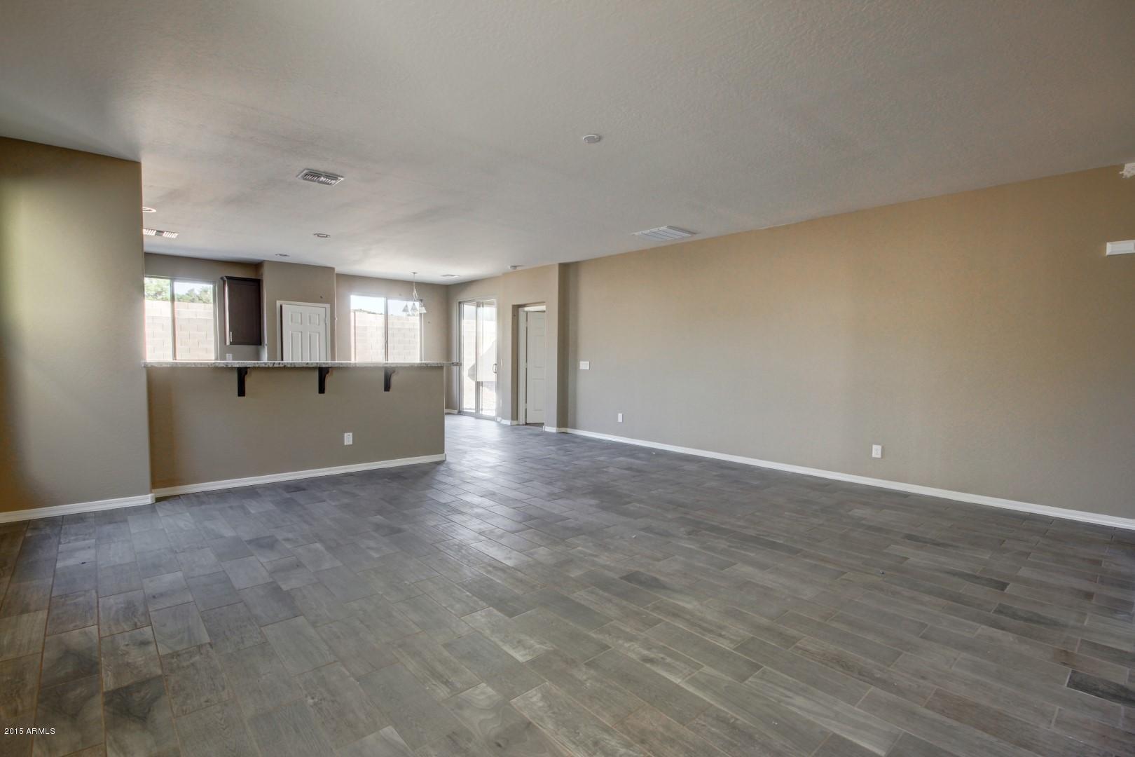 2107 East Phelps Road Phoenix, AZ 85022 - Photo 8 of 23 Durango Great Room