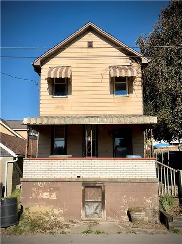 a view of outdoor kitchen