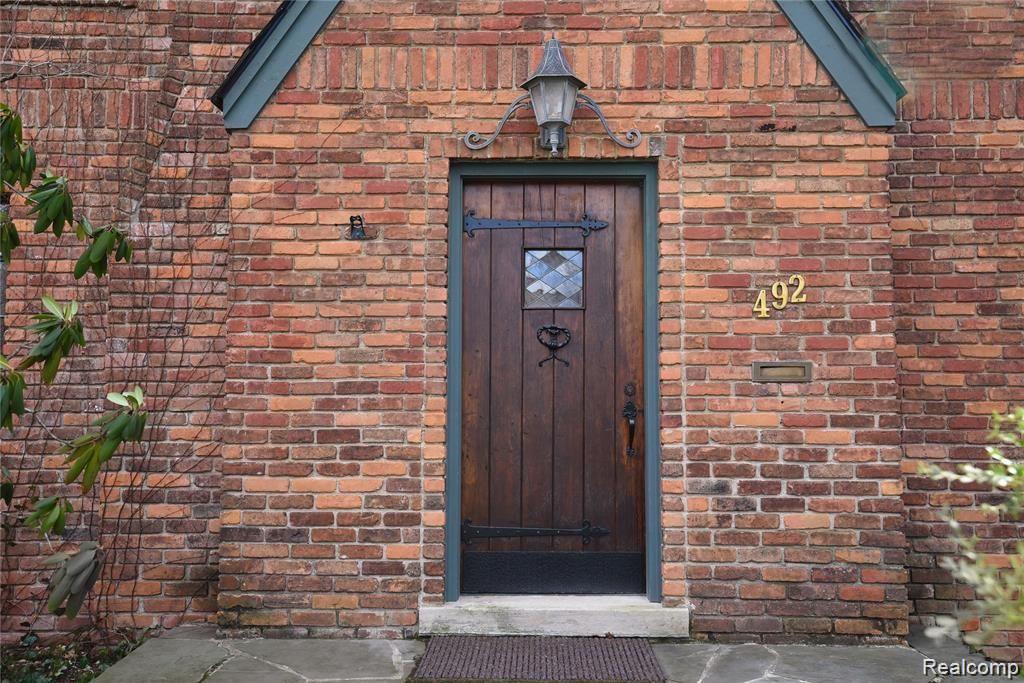 492 Rivenoak Street Birmingham, MI 48009 - Photo 3 of 40 492 Rivenoak _03.JPG