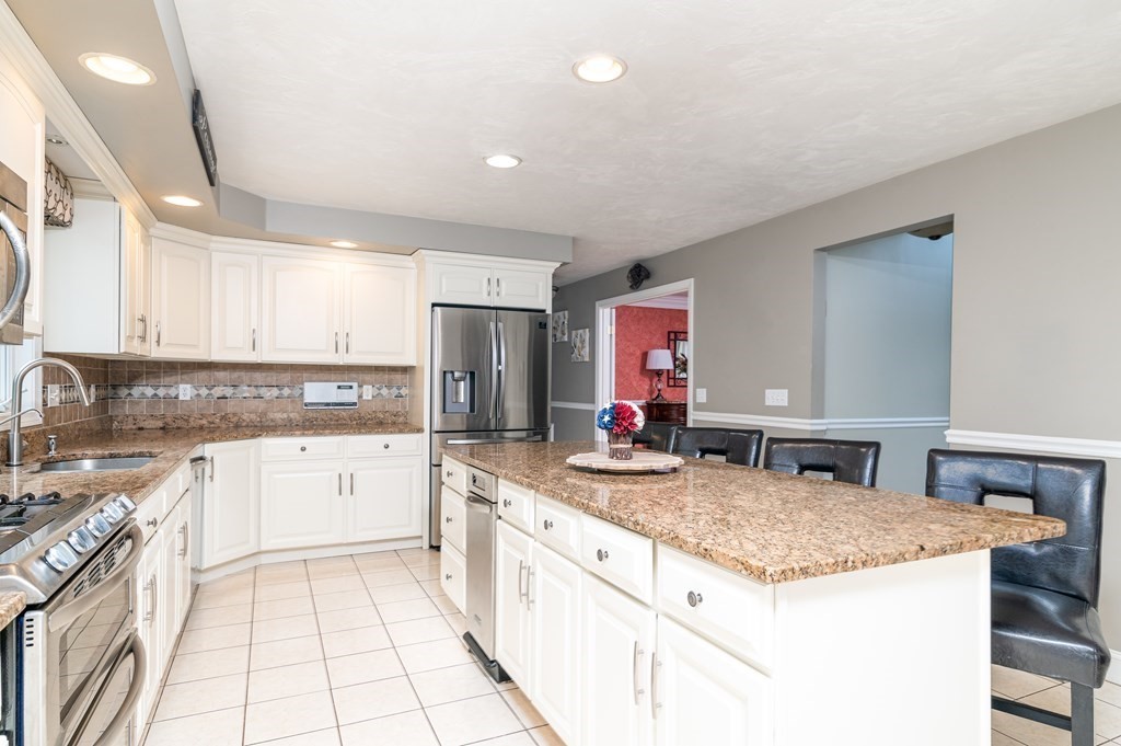 18 Ridge Road Raynham, MA 02767 - Photo 9 of 42 Gallery Image 9
