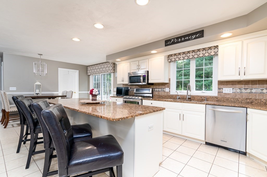 18 Ridge Road Raynham, MA 02767 - Photo 10 of 42 Gallery Image 10