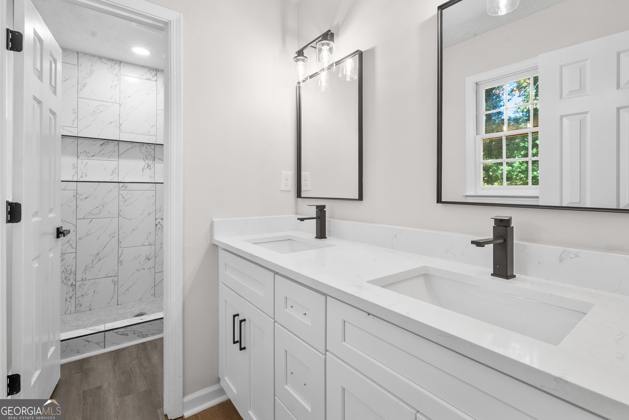 1559 Fieldgreen Overlook Stone Mountain, GA 30088 - Photo 19 of 33