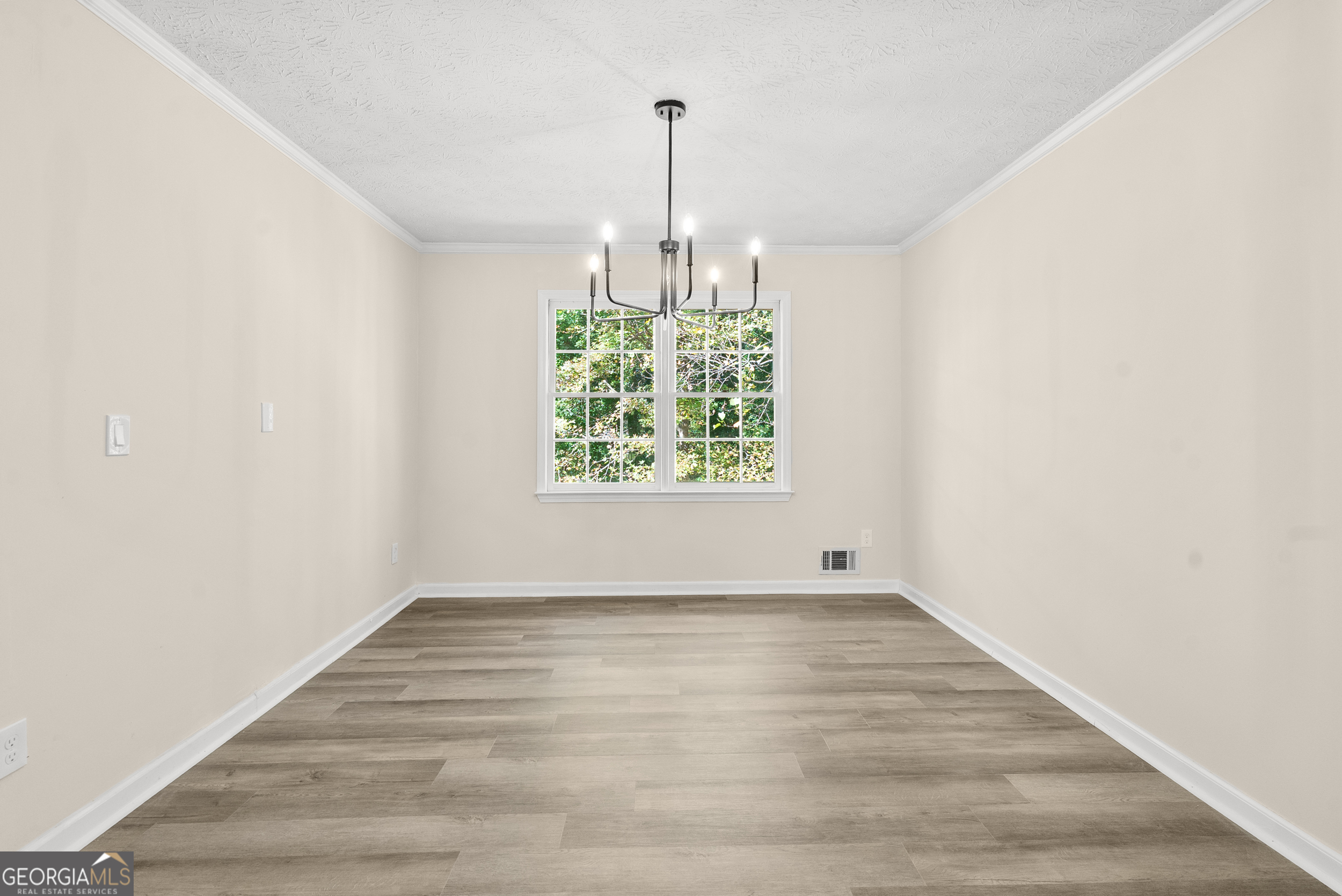 1559 Fieldgreen Overlook Stone Mountain, GA 30088 - Photo 7 of 33