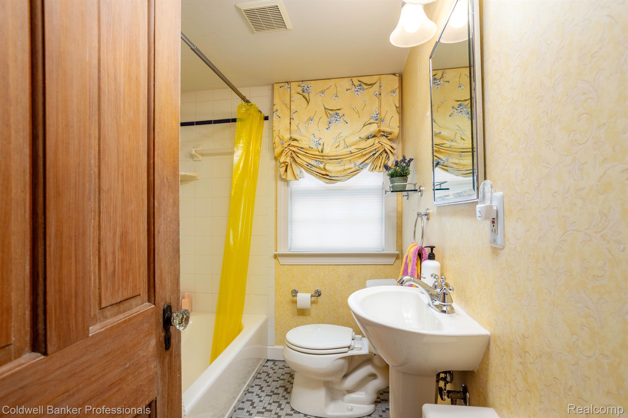546 Lincoln Road Grosse Pointe, MI 48230 - Photo 27 of 40 Gallery Image 27