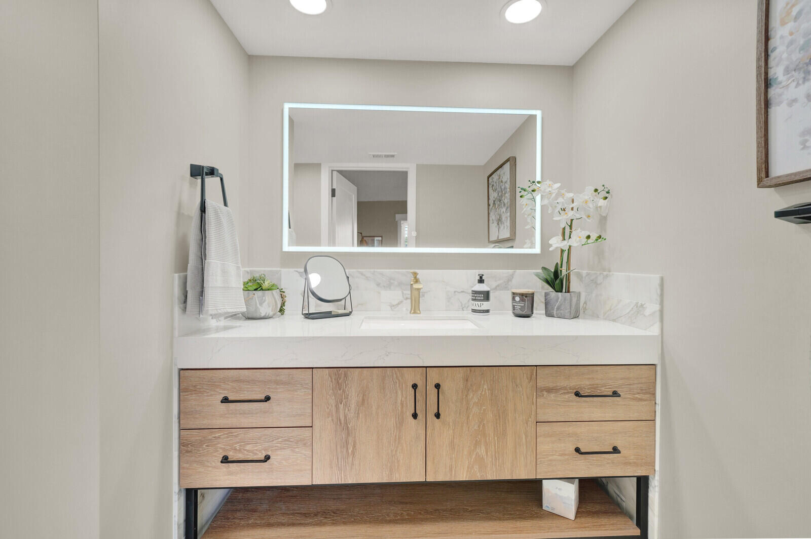 800 Jeffery Street, Unit 403 Boca Raton, FL 33487 - Photo 26 of 48 Second Bathroom