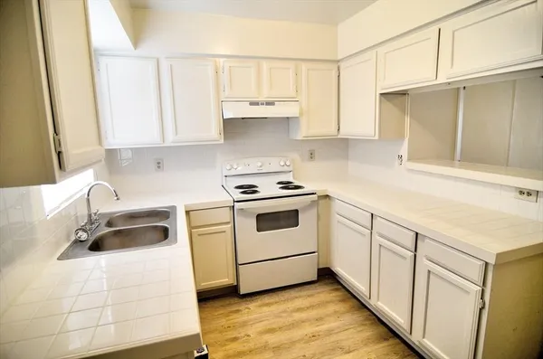 $1,150 | 9563 Olde Towne Row, Dallas, TX 75227