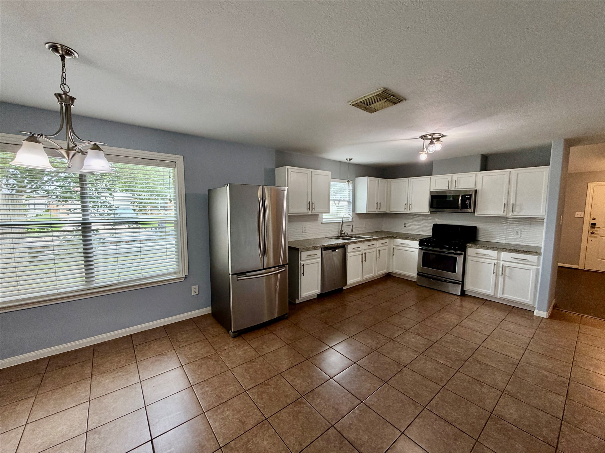 21655 Falvel Sunset Court Spring, TX 77388 - Photo 8 of 20
